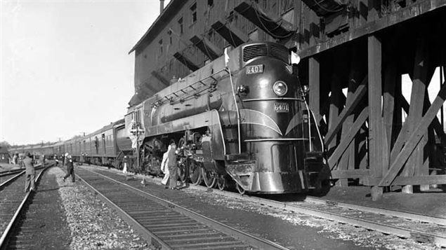1939- Loco 6401 (very clearly a U-4-a) takes on coal at Brockville Ontario, the pilot train for the Royal tour.