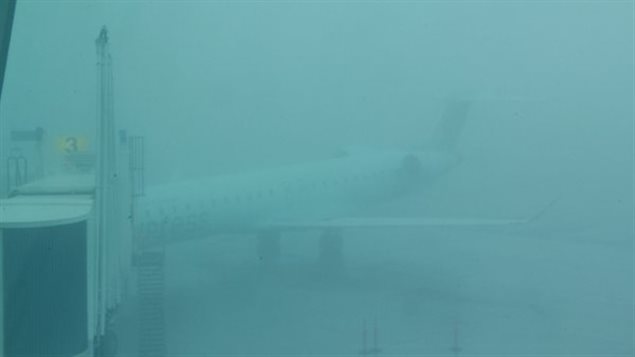 Épais brouillard à l’aéroport de Saint-Jean