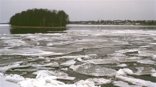 Torne River taken in the spring of 2003 in Tornio