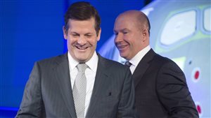 Le président exécutif du conseil d’administration de Bombardier, Pierre Beaudoin, en compagnie du président-directeur général Alain Bellemare.
