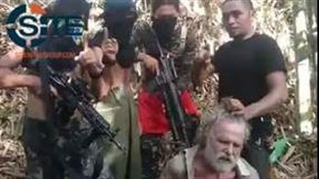 Un video de Abu Sayyaf muestra la decapitación del canadiense John Ridsdel.