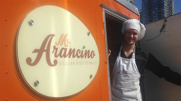 Yannick Cudennec et son camion de cuisine de rue Mr Arancino Yannick Cudennec et son camion de cuisine de rue Mr Arancino