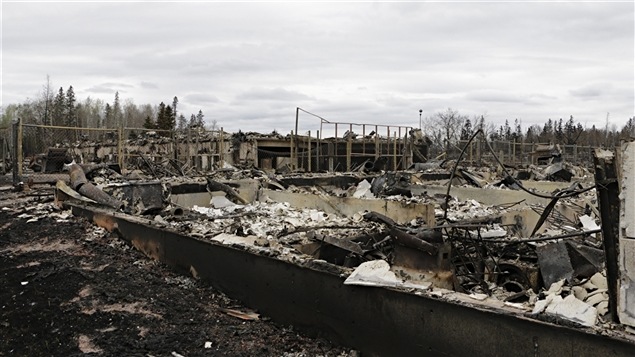 La ville de Fort McMurray en Alberta a été ravagée par les flammes. La ville de Fort McMurray en Alberta a été ravagée par les flammes.