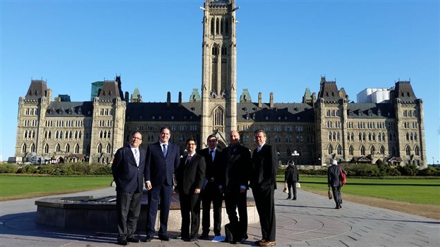 La delegación de parlamentarios venezolanos que visitó Canadá, liderada por el presidente de la Comisión de Política Exterior de la Asamblea Nacional de Venezuela, Luis Florido. 