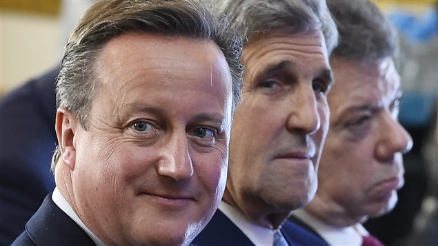 El primer ministro británico David Cameron, el secretario de Estado de Estados Unidos, John Kerry y el presidente de Colombia, Juan Manuel Santos. 