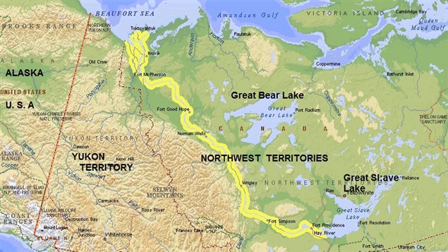 Yellow line indicates the Mackenzie River, over 1,000 km long, but with its major tributaries, is over 4,000 km long.