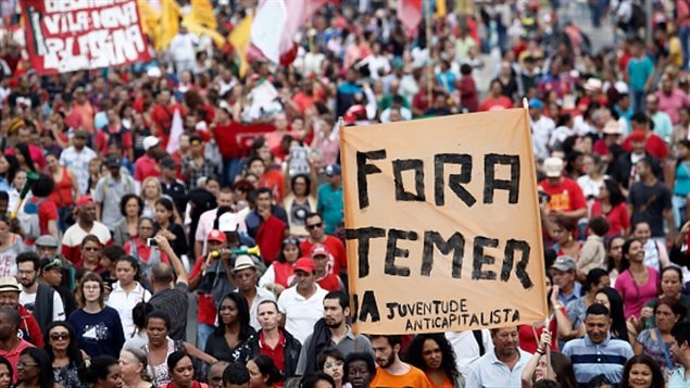 Partidarios de Dilma Rousseff manifestaron contra Michel Temer en Sao Paulo, el 22 de mayo 2016.