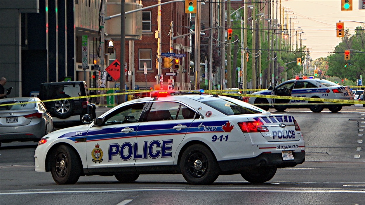 Deux Hommes Bless S Dans Une Fusillade Au Centre Ville D Ottawa Radio