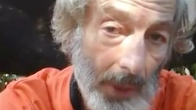 Robert Hall apparaissant dans une nouvelle vidéo du groupe Abou Sayyaf 