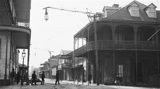 Une rue du Vieux carré français de La Nouvelle-Orléans Une rue du Vieux carré français de La Nouvelle-Orléans