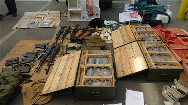 Las armas y explosivos confiscados por las autoridades de Ucrania.