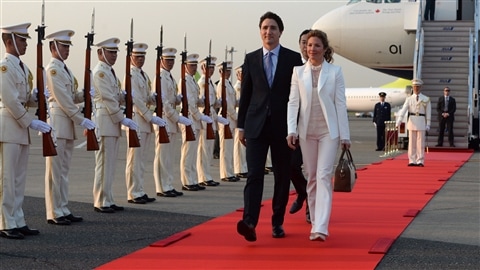 Le premier ministre du Canada Justin Trudeau et sa femme Sophie Grégoire arrivent au Japon le mois dernier.
