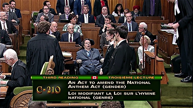 Mauril Bélanger tenait à être en Chambre pour l’adoption de son projet de loi (15-05-2016).