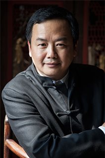乌镇的灵魂人物陈向宏。