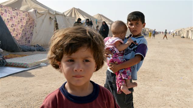  Displaced Iraqi children, who fled from Falluja because of Islamic State violence, are seen at a camp on the outskirts of Falluja, Iraq, June 22, 2016