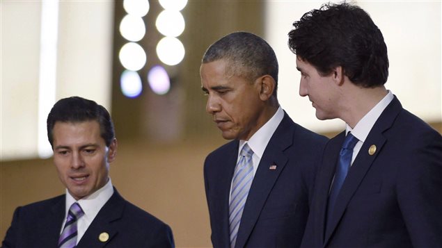 Les présidents mexicain et américain, Enrique Peña Nieto et Barack Obama, avec le premier ministre canadien Justin Trudeau lors d’une rencontre en novembre 2015.