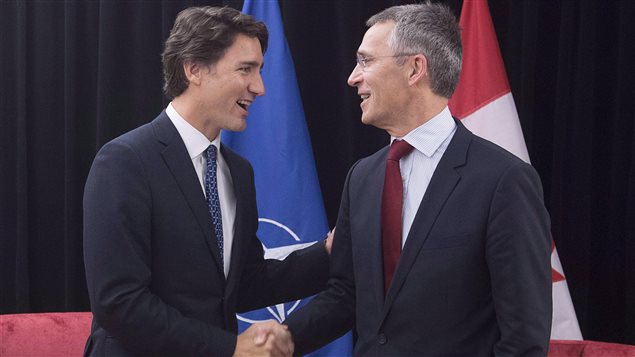 Le premier ministre canadien Justin Trudeau et le secrétaire général de l’OTAN Jens Stoltenberg, lors du Forum économique de Davos, en janvier 2016.