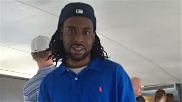 Los familiares identificaron a la víctima como Philando Castile, de 32 años de edad.