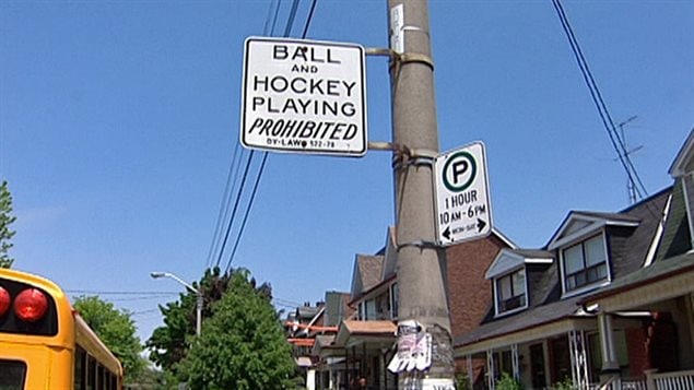 road-hockey-banned-in-canada-really-rci-english