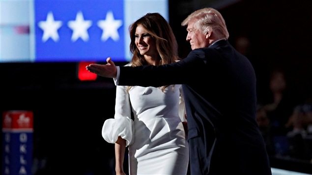 Melania Trump, la femme du candidat républicain à la Maison-Blanche, est accusé d'avoir plagié un discours de Michelle Obama Melania Trump, la femme du candidat républicain à la Maison-Blanche, est accusé d'avoir plagié un discours de Michelle Obama