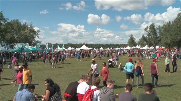 زوّار في مهرجان التراث في ادمنتون