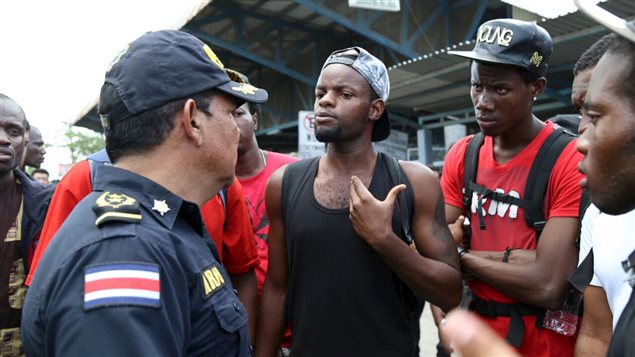 El cierre de fronteras por parte de otros países, como Costa Rica, generó una crisis humanitaria.