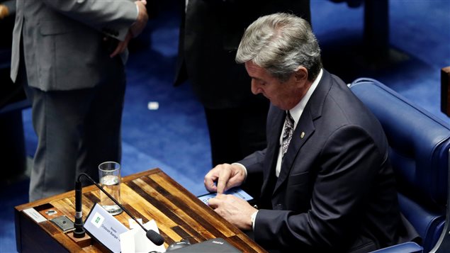 Fernando Collor de Mello, primer y único presidente brasileño depuesto por un juicio, votoó a favor de la causa contra Rousseff.