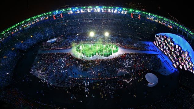 الحلقات الاولمبيّة خلال حفل افتتاح دورة البرازيل في استاد ماراكانا