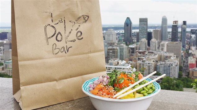 À Montréal, le PokéBar est le premier restaurant à se consacrer au poké. À Montréal, le PokéBar est le premier restaurant à se consacrer au poké.