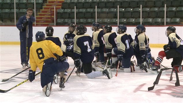 L'entraîneur Christian Caron dirige le camp d'entraînement des Albatros. L'entraîneur Christian Caron dirige le camp d'entraînement des Albatros.