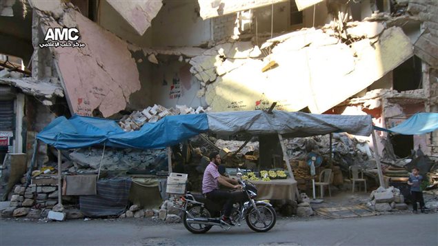 سوق مدمرة في حلب