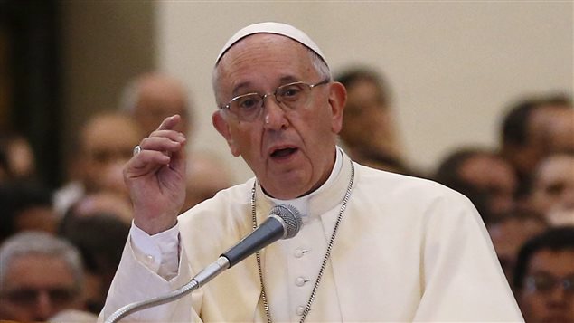 El papa se mostró consternado por el crimen del sacerdote en Francia.