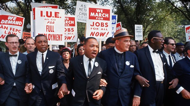 Martin Luther King lors d'une manifestation le 28 août 1963 Martin Luther King lors d'une manifestation le 28 août 1963
