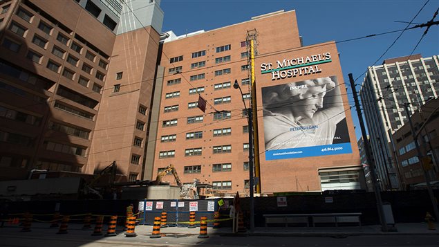  Chinese and South Asian patients in Ontario present to hospital with greater illness severity, according to a new study.