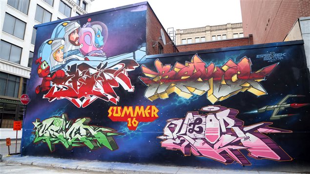 Montreal hace del grafiti parte de su paisaje urbano.