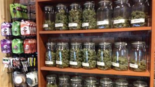 La vente de cannabis dans une boutique de Denver, au Colorado.