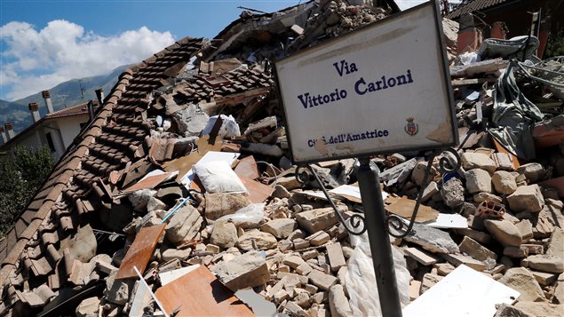 Algunas de las localidades afectadas son irreconocibles tras el sismo.