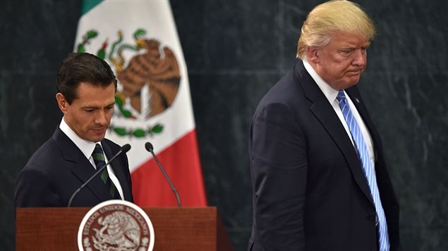 Donald Trump a réitéré sa position sur la construction d’un mur entre les États-Unis et le Mexique, à l’issue d’une rencontre à Mexico avec le président Enrique Peña Nieto.