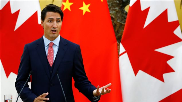 Le PM Trudeau lors d’un point de presse avec le PM chinois au sujet notamment de la participation du Canada à la banque asiatique d’investissement dans les infrastructures