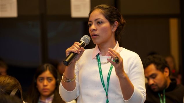 Joven participante a la sesión pública del Consejo de la Comisión para la Cooperación Ambiental de América del Norte (CCA)