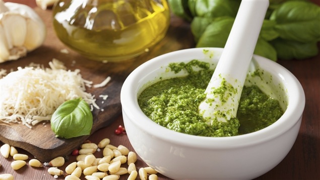 Du pesto et ses ingrédients Du pesto et ses ingrédients