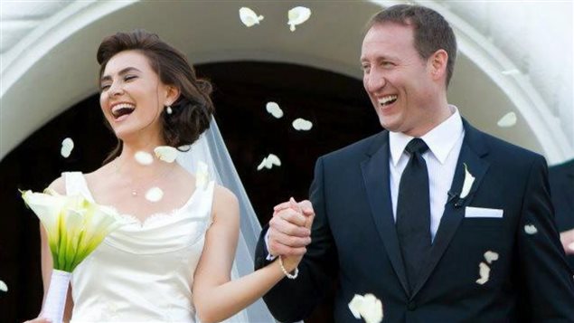 麦凯与Nazanin Afshin-Jam2012年婚后有2个孩子