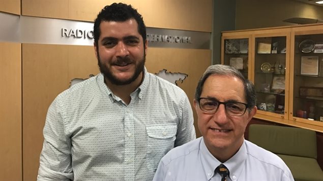 El empleado de la Sala Bourgie, Miguel Chehuan y el melómano mexicano-canadiense Armando Quiroz.