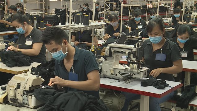 Una fábrica de textiles en Vietnam