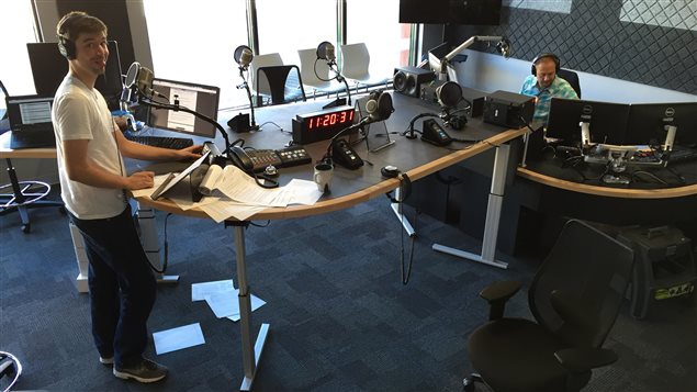 Pour le balado de Grands Lacs café, c'est le monde à l'envers : Michel Laforge anime et Éric Robitaille est à la console! Pour le balado de Grands Lacs café, c'est le monde à l'envers : Michel Laforge anime et Éric Robitaille est à la console!