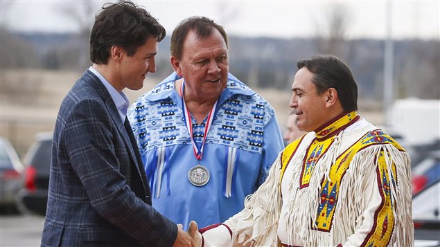 Justin Trudeau salue le chef national de l’Assamblée des Premières nations du Canada 