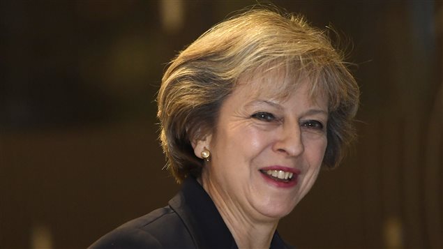 La première ministre britannique Theresa May à son arrivée dans le studios de la BBC