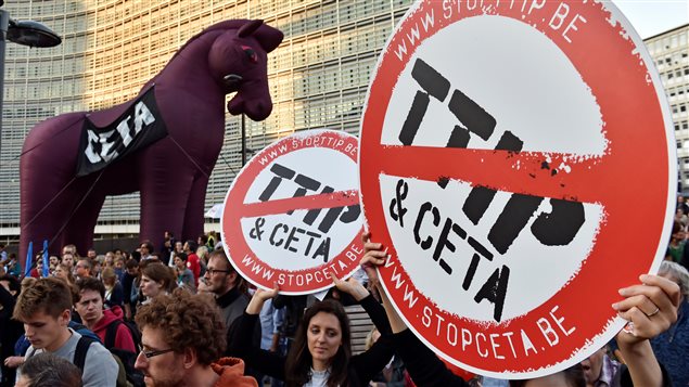 Thousands of people demonstrate against the Transatlantic Trade and Investment Partnership (TTIP) and the EU-Canada Comprehensive Economic and Trade Agreement (CETA) in the centre of Brussels, Belgium September 20, 2016. 