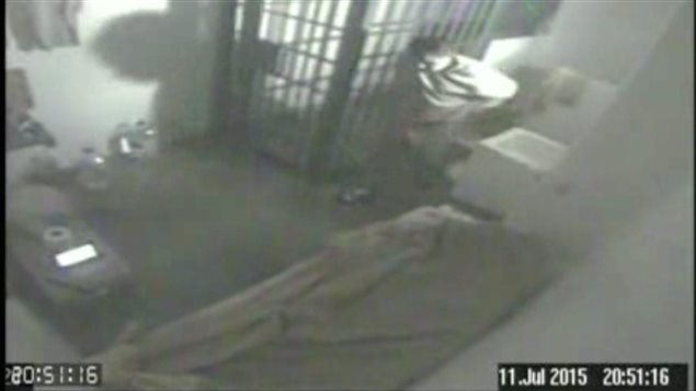 El momento de la fuga fue captado por una cámara de seguridad en la celda.