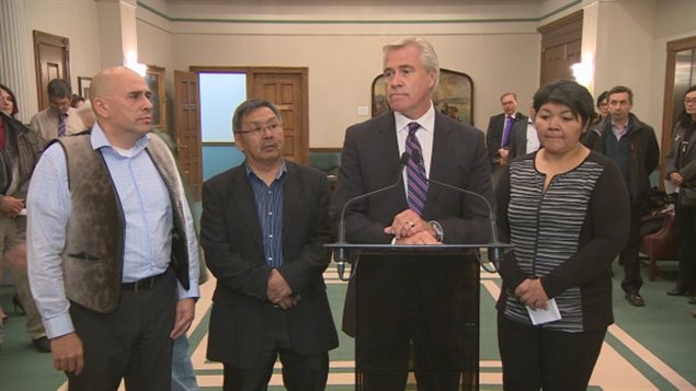 Le premier ministre de Terre-Neuve-et-Labrador et les leaders autochtones du Labrador en sont venus à une entente après un marathon de négociations mardi.